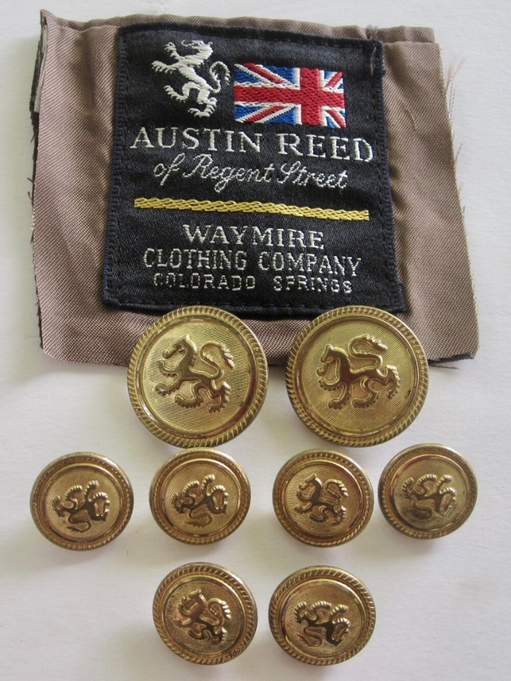 Austin Reed Dragon Griffin 8 Blazer Replacement Buttons Gold Tone Waterbury USA